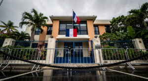 Mamoudzou : des collectifs bloquent la préfecture après les déclarations comoriennes sur Mayotte