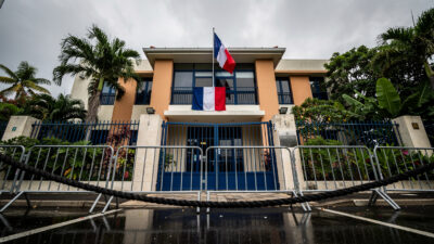 Mamoudzou : des collectifs bloquent la préfecture après les déclarations comoriennes sur Mayotte