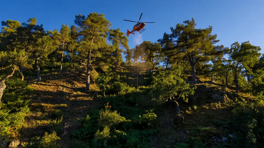 Mandagout : un homme de 40 ans grièvement blessé après une chute de 20 mètres en quad