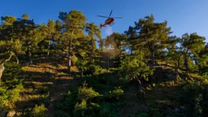 Mandagout : un homme de 40 ans grièvement blessé après une chute de 20 mètres en quad