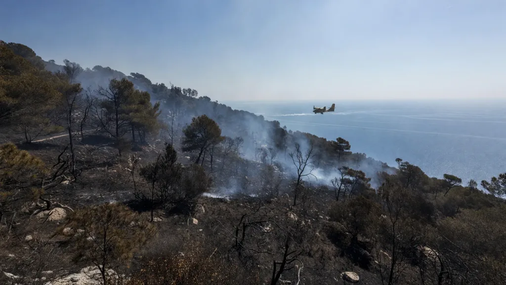 Marseille : incendie maîtrisé dans le massif de Marseilleveyre aux portes des calanques