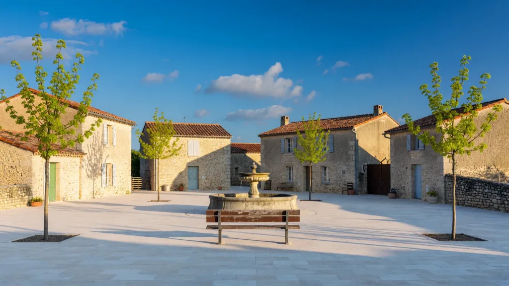 Mireval-Lauragais : le cœur de village inauguré après d'importants aménagements soutenus par l'État