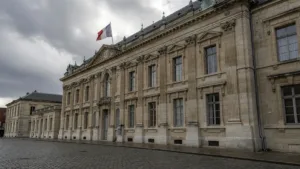 Mont-de-Marsan : minute de silence à la préfecture pour l&rsquo;adjudant Dorian Larigaudrie