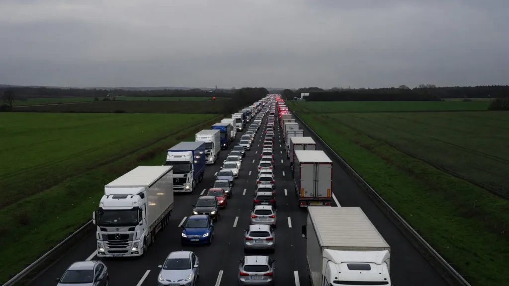 Moselle : accident de deux poids lourds sur l'A31 à Mondelange, 7 km de ralentissement
