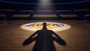 NBA : Deandre Ayton active sa player option et reste aux Lakers pour 8,1 M$