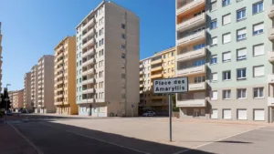 Nice : trois policières municipales blessées lors d’une intervention aux Moulins, un suspect interpellé