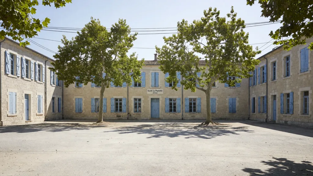 Nîmes : la mairie ordonne le retrait de climatiseurs financés par des parents d'élèves pour éviter un « précédent d'inégalité »