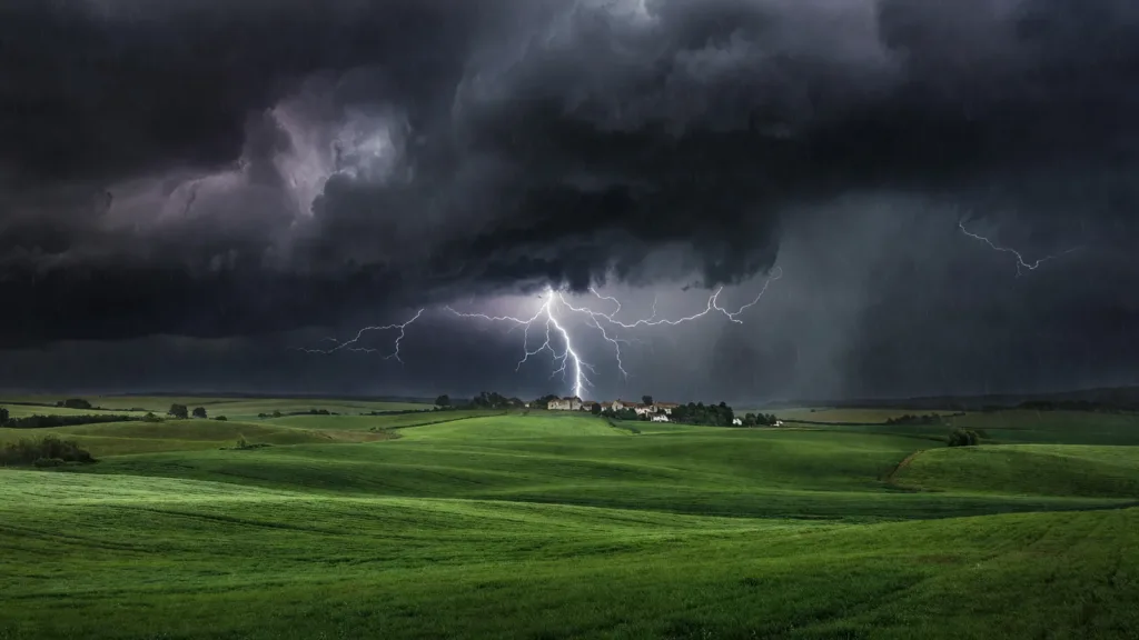 Orages dans l'Allier : vigilance orange dès ce dimanche 1h, grêle et rafales jusqu'à 100 km/h