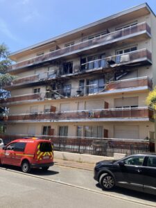 Le Bouscat : incendie sur la façade d&rsquo;une résidence, les habitants évacués