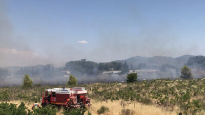 Incendie sur l&rsquo;A57 à Cuers : un camion en feu se propage à la végétation, 4 hectares brûlés