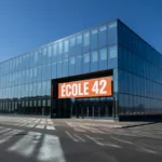 Paris 17e : 100 places d'hébergement d'urgence supplémentaires à l'École 42, total porté à 427 face à la canicule