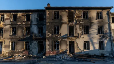 Péronnas : trois pompiers blessés et une adolescente sauvée dans l&rsquo;incendie d&rsquo;une copropriété
