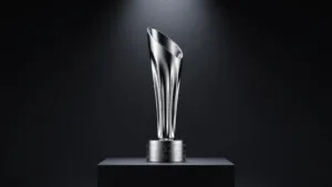 Pierre Gasly reçoit enfin son trophée de Monaco avant le GP d&rsquo;Autriche