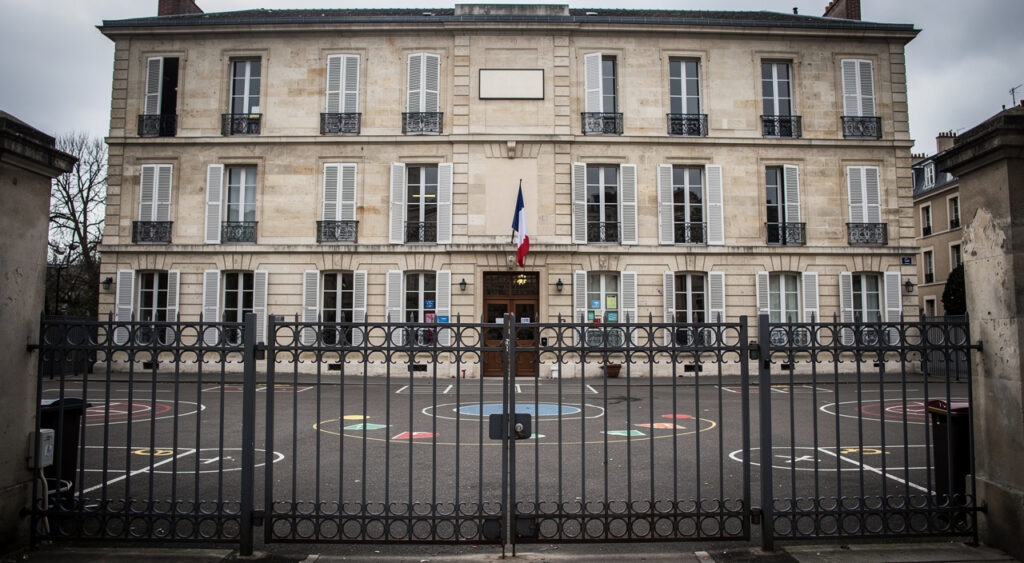 Relaxe de l'animateur de l'école Titon : Innocence en Danger appelle à l'appel