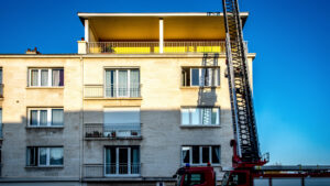 Roanne : un homme de 36 ans secouru après avoir menacé de sauter du 6e étage