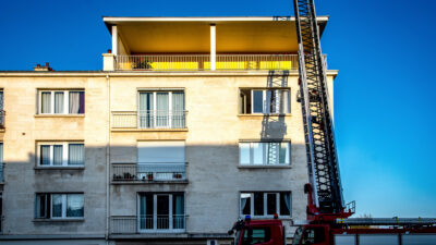Roanne : un homme de 36 ans secouru après avoir menacé de sauter du 6e étage