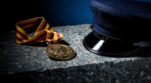 Rodez : quatre pompiers aveyronnais décorés pour sauvetages lors de la JNSP place Foch