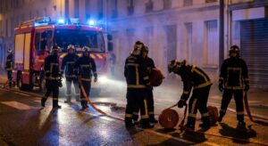 Rognonas : incendie au gymnase Nicolas Chabaud, 300 m² brûlés, 21 personnes incommodées