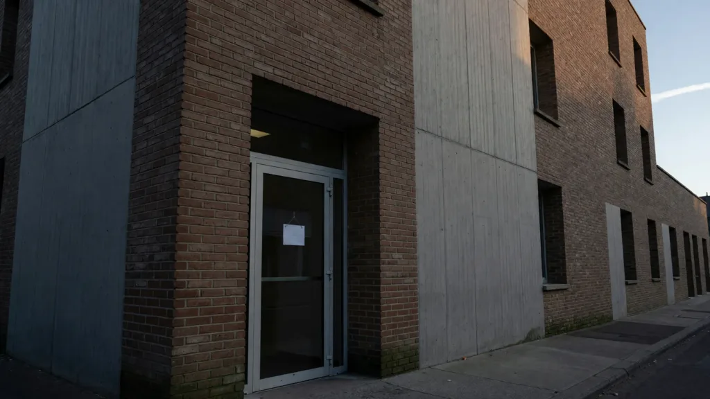 Roubaix : cambriolage à la Mission locale, locaux fermés temporairement après le vol d'ordinateurs et téléphones