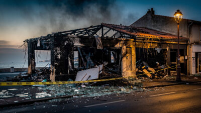 Sables-d&rsquo;Olonne : le magasin Noz ravagé par un incendie, 44 pompiers mobilisés
