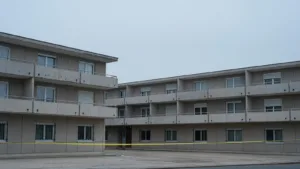 Saint-Étienne : un enfant de 4 ans gravement blessé après une chute du 4e étage à Montreynaud