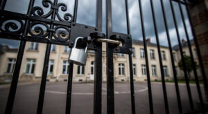 Saint-Jean-d&rsquo;Angély : un prof stagiaire soupçonné de relation avec une lycéenne de 16 ans