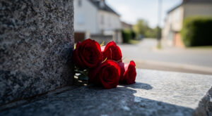 Saint-Maur-des-Fossés rend hommage aux morts en Indochine avec un dépôt de roses