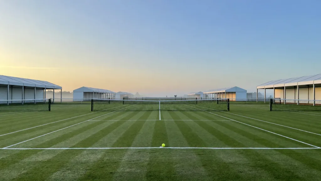 Six Français passent au deuxième tour des qualifications de Wimbledon, dont le Toulousain Hugo Gaston