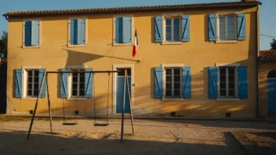 Soupçons d&rsquo;agressions sexuelles à Morières-lès-Avignon : un animateur en garde à vue