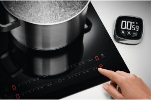 Table induction EIV734