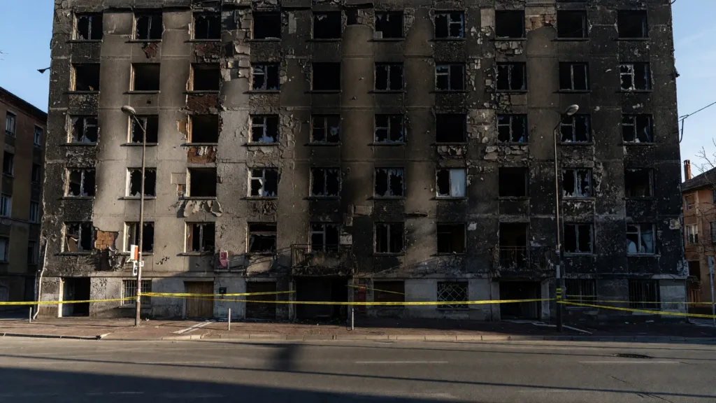 Valence : la CRS 83 déployée au Plan après l'incendie criminel, 14 blessés légers