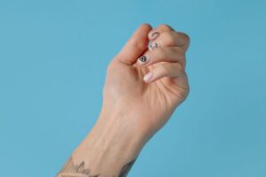 Vernis semi-permanent : comment repérer le TPO, le HEMA et les ingrédients interdits