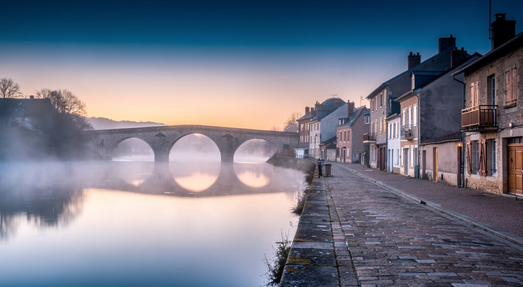 Villeneuve-sur-Lot : le préfet André visite La Passerelle, le campus connecté et l'Apéro Job