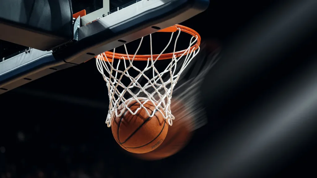 Wembanyama, une saison 3 en NBA déjà historique : record de points en playoffs et sacre unanime de meilleur défenseur