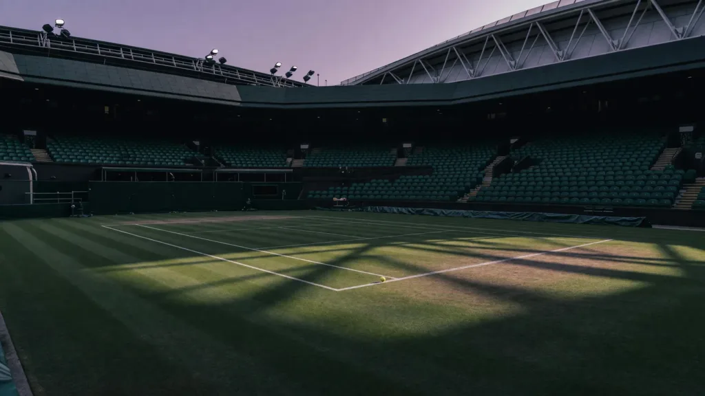 Wimbledon : Sinner s'en sort in extremis au premier tour, un scénario qui ravive les souvenirs