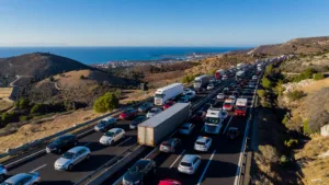A55 coupée vers Marseille après un accident de poids lourd aux Pennes-Mirabeau