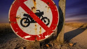 Ain : les véhicules motorisés interdits sur les chemins non goudronnés