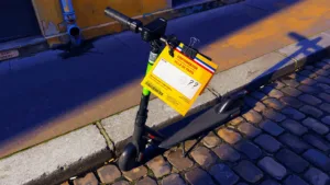 Ajaccio : trottinette à deux sur le trottoir, l&rsquo;amende est de 135 €