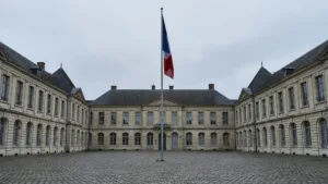 Alençon : minute de silence pour le sapeur-pompier Baptiste Gerfaud-Valentin