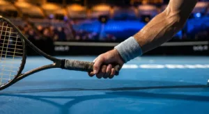 Arthur Fils vise les ATP Finals : course contre la montre et le corps