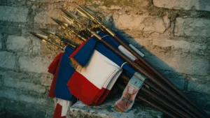 Beaune : anciens combattants et porte-drapeaux honorés à la sous-préfecture