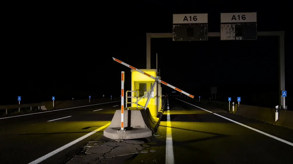 Beauvais : course-poursuite à 150 km/h, péage forcé et 14 mois de prison ferme