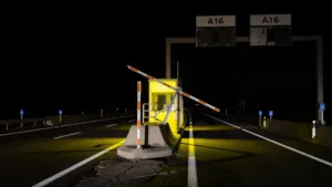 Beauvais : course-poursuite à 150 km/h, péage forcé et 14 mois de prison ferme