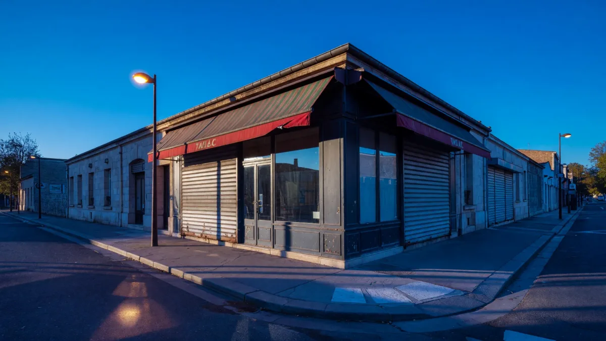 Blois : braquage violent dans un bureau de tabac, le gérant traumatisé témoigne
