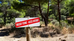 Bouches-du-Rhône : 23 massifs forestiers fermés ce mercredi pour risque incendie