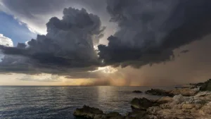 Bouches-du-Rhône : vigilance jaune orages et pollution PM10 ce jeudi
