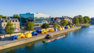 Caen : braderie d&rsquo;été et village sportif animent le centre-ville et les quais ce week-end