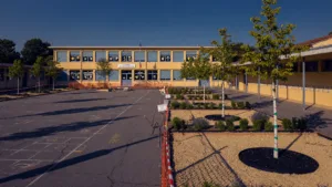 Canicule dans l'Indre : Châteauroux adapte ses écoles à la chaleur