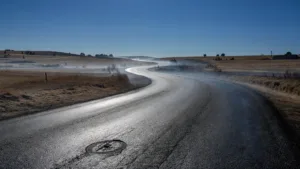 Canicule sur le Tour de France : la direction adapte sa stratégie face à une chaleur inédite