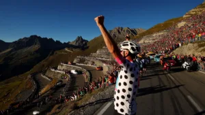 Carapaz écrase la montagne : double couronne au Tour 2026